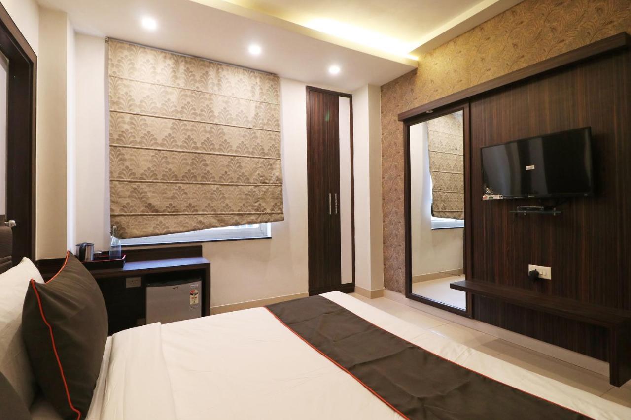 Collection O 45990 Premiere Villa Kakarmatha Екстер'єр фото